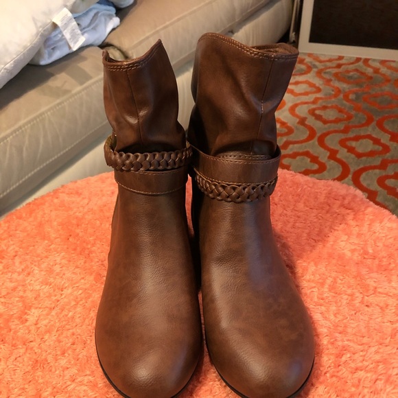 SOLD! American Eagle Women’s RACHEL SLOUCH BOOTS - Picture 3 of 8